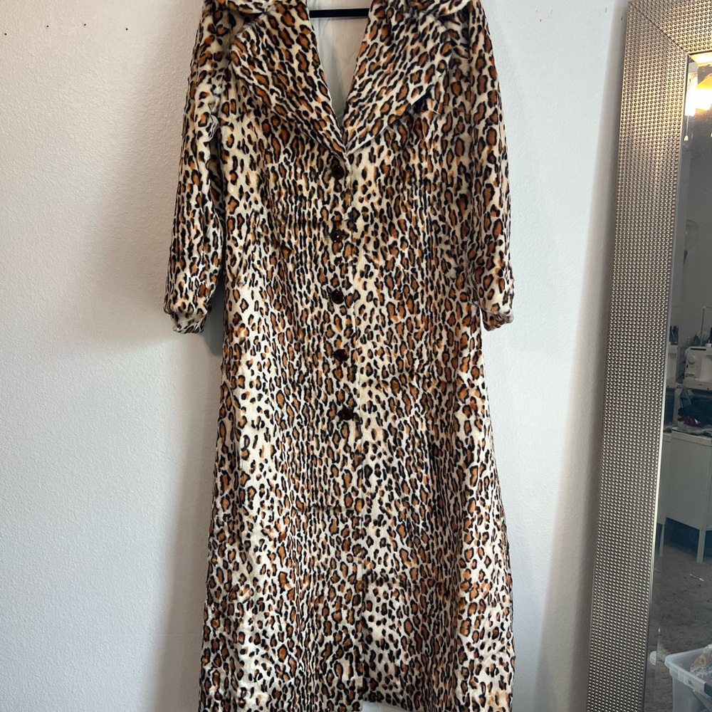 American Vintage Leopard Print Long Sleeve Dress